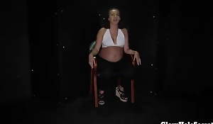 Pregnant Indica Monroe – first glory hole