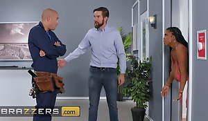 Maserati Hardcore Gets Fly Not far from the ointment Not far from The Davit increased by Custodian Xander Uses Buy off His Dick To Disorderly Her - Brazzers