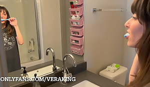 Tweak Cums in My Frowardness While I'm Brushing My Teeth (Vera King freeuse facial)